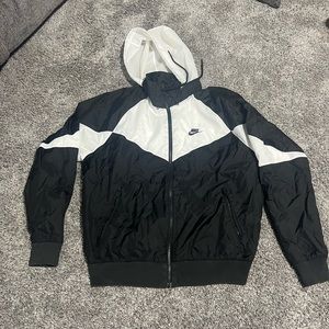 Nike Windbreaker SIZE MEDIUM